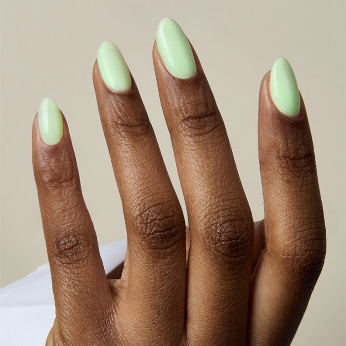 01_25004_EC_HAND_MINTY_8548_FINAL_1000x1400crop