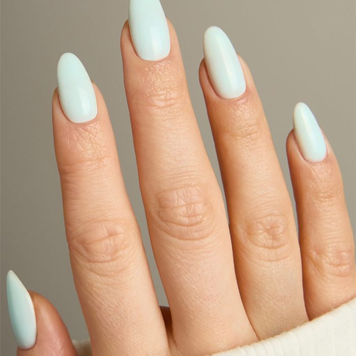 01_25004_EC_HAND_SLUSHY_5895_FINAL_1000x1400crop